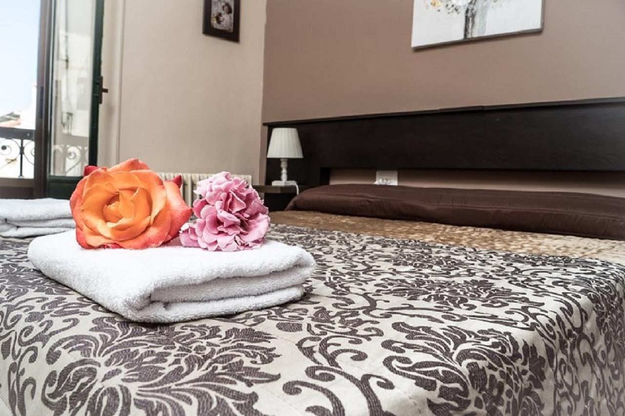 Apartamentos Turisticos Avila La Catedral Екстериор снимка