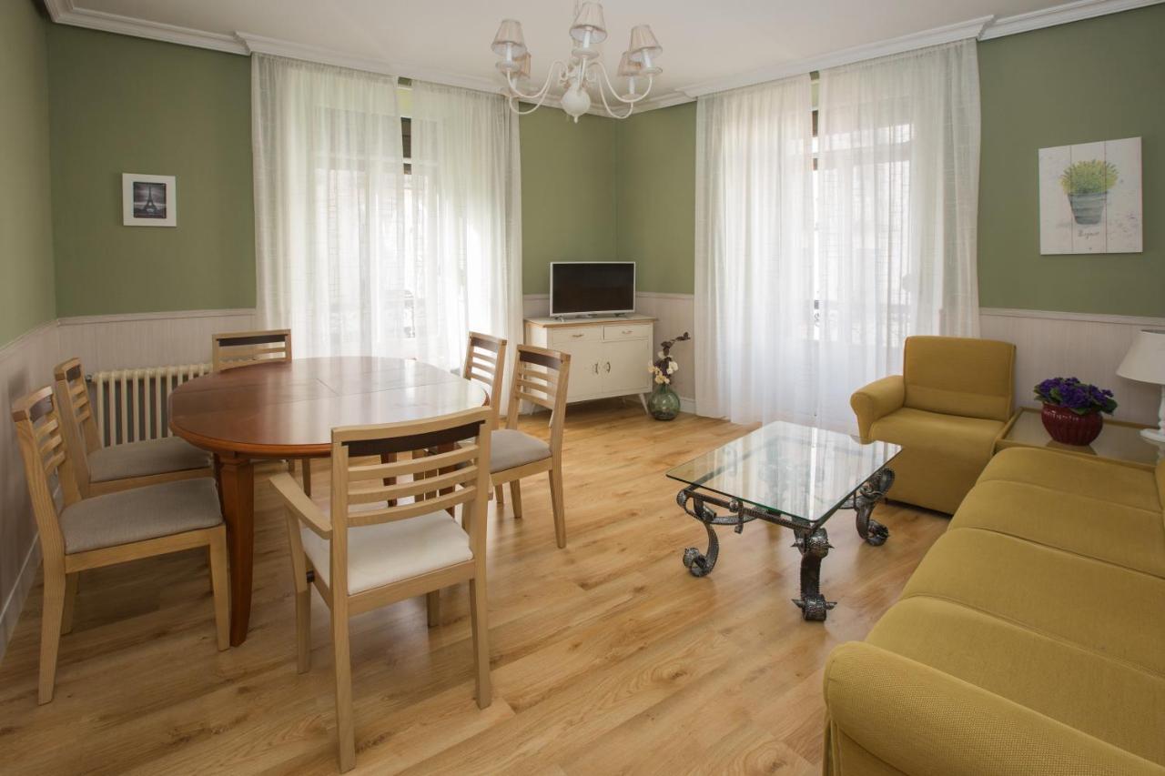Apartamentos Turisticos Avila La Catedral Екстериор снимка