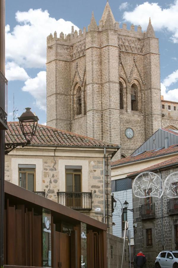 Apartamentos Turisticos Avila La Catedral Екстериор снимка