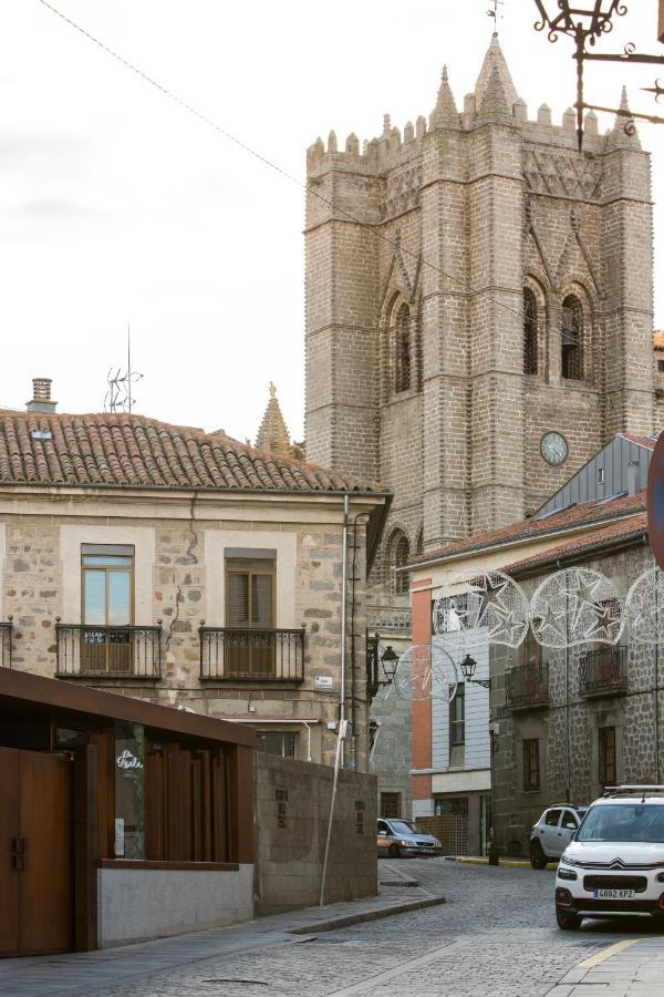 Apartamentos Turisticos Avila La Catedral Екстериор снимка